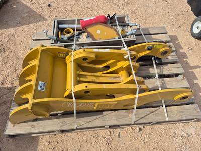 Caterpillar Pro Plus Hydraulic Thumb Excavator Attachment