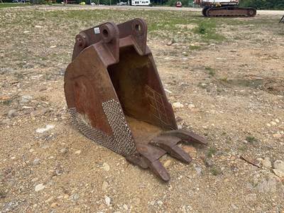 Used Caterpillar Bucket Excavator Attachment, 0 mm Pin