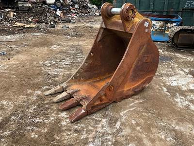 Used Caterpillar 36" Excavator Bucket to Fit 324E/329E