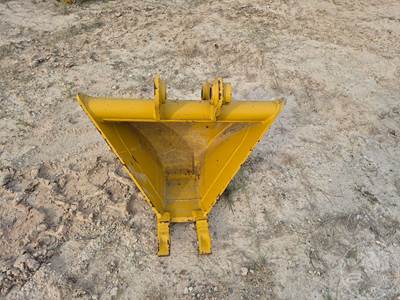 Used Caterpillar 30IN Trapezoid Bucket to Fit 304