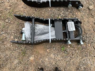 Future 8" Hydraulic Thumb for Mini Excavator, 25 mm Pin