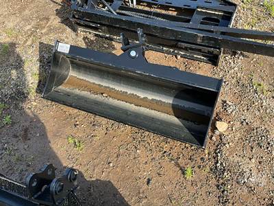 Future 40" Hydraulic Tilt Bucket for Mini Excavator, 25 mm Pin