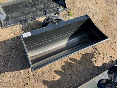 FUTURE FT-3T 32" Hydraulic Tilting Bucket, 35 mm Pin, Fits Mini Excavator