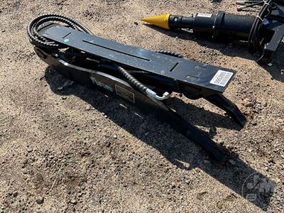 2025 FUTURE FT-J7T 10" Hydraulic Thumb Clamp, 7T, 35 mm Pin