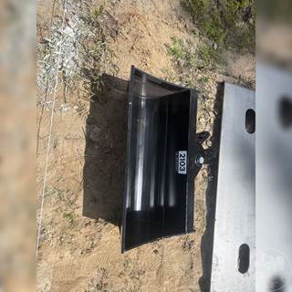 GIYI 24" Unused Tilt Bucket Excavator Attachment