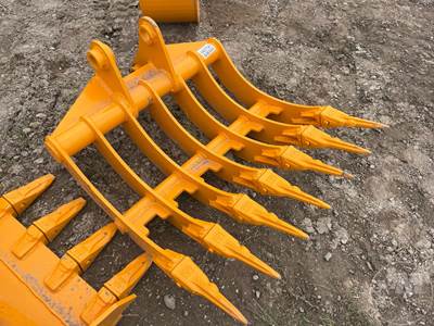 Unused GIYI Rake Excavator Attachment to Fit CAT 305