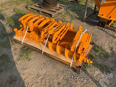 GIYI Attachments for CAT 301 Excavator – Rake, Ripper, Graber, 12" & 16" Augers