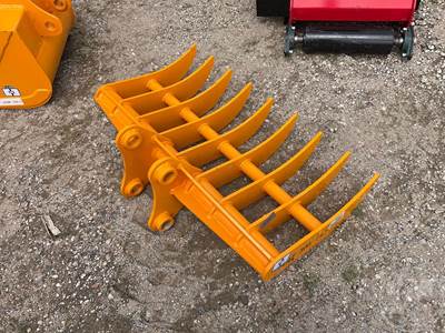 GIYI Root Rake Excavator Attachment to Fit CAT 305, 45 mm Pin, 44" Working Width