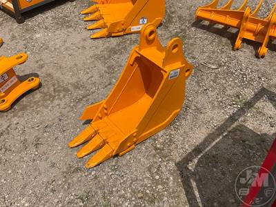 Unused GIYI 12" Bucket to Fit Cat 305, 45 mm Pin