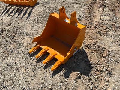 Unused GIYI 24" Bucket to Fit Cat 305, 45 mm Pin