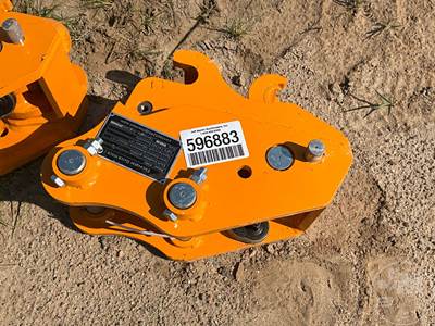 GIYI GY-K302 Quick Hitch to Fit CAT 302, 35 mm Pin