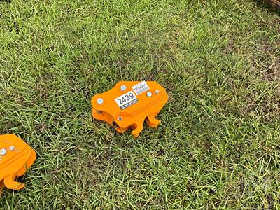 GIYI GY-K302 Unused Quick Hitch Excavator Attachment, 35MM Shaft, 130MM Center Distance
