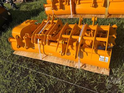 GIYI QTY (8) EXCAVATOR ATTACHMENT Excavator Attachment
