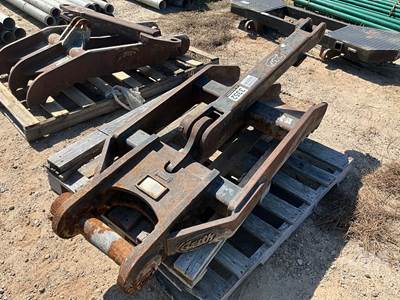 Geith AK16 24" Manual Thumb Excavator Attachment, 70 mm Pin