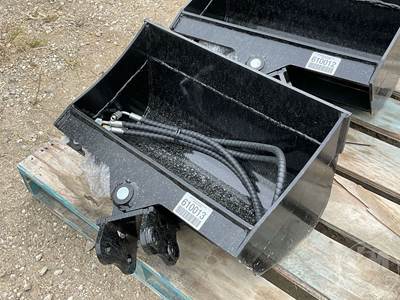 MIVA 24" Tilting Bucket for 1-3 Ton Excavator, 25 mm Pin