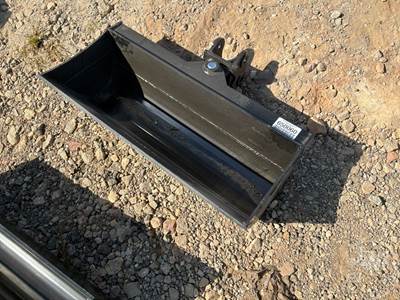 MIVA 32" Tilting Bucket