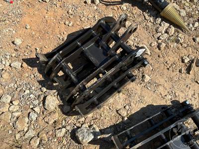 MIVA 15" Grapple Excavator Attachment