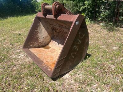 SABINE 72 in Excavator Bucket, 85 mm Pin
