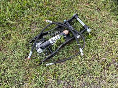 Hydraulic Thumb To Fit Mini EXCAVAToR