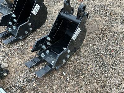 8â€ Bucket To Fit Mini EXCAVAToR, 25 MM Pin, W/ Bolt On Teeth & Side Cutters