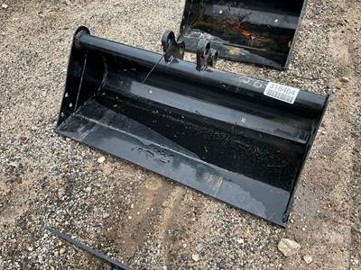 31â€ Clean Out Bucket To Fit Mini EXCAVAToR, 25 MM Pin