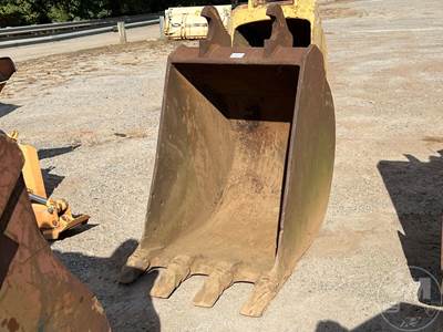 34â€ Tooth Bucket To Fit EXCAVAToR, Â