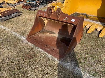 58â€ Bucket, Â 65 MM Pin