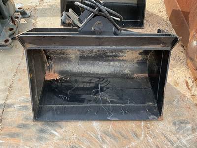 Unused Bucket To Fit EXCAVAToR, 7T Hydraulic Tilt Bucket