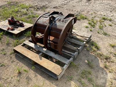Used Werk-Brau 24" Grapple Claw Excavator Attachment, 45 mm Pin
