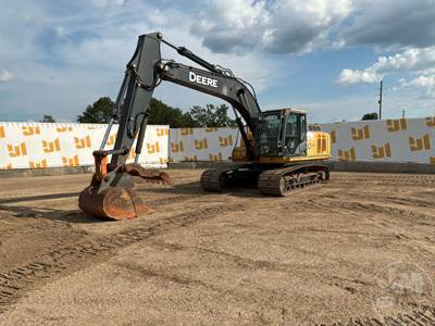 John Deere 210G LC Excavator
