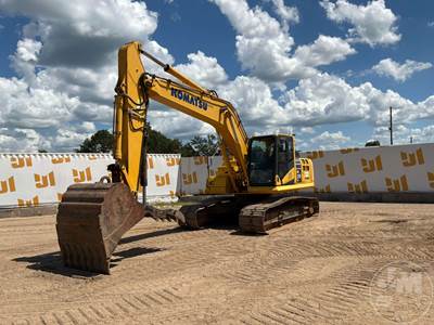 Komatsu PC210LC-11 Excavator