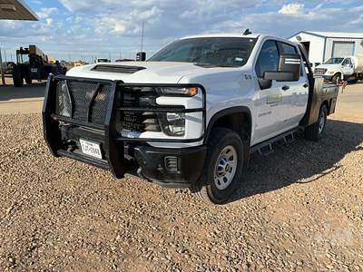 Chevrolet 3500HD Flatbed Truck