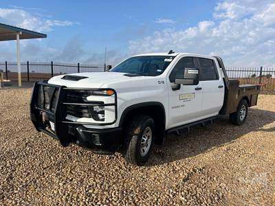 Chevrolet 3500HD Flatbed Truck