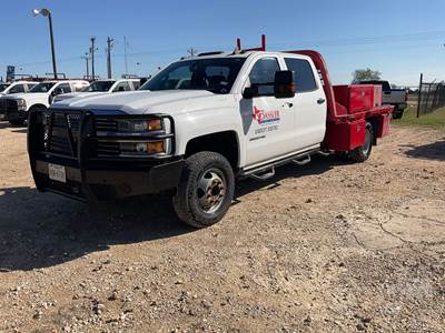 Chevrolet 3500HD Flatbed Truck