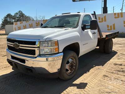 Chevrolet 3500HD Flatbed Truck