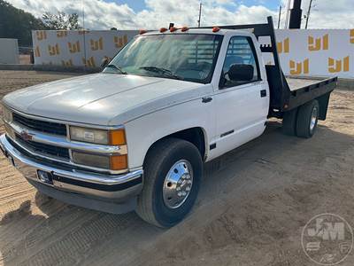 Chevrolet GMT-400 Flatbed Truck