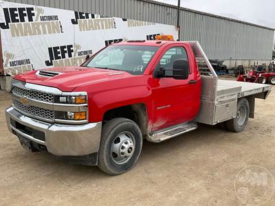Chevrolet SILVERADO HD Flatbed Truck