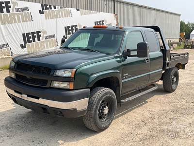 Chevrolet SILVERADO LT Flatbed Truck