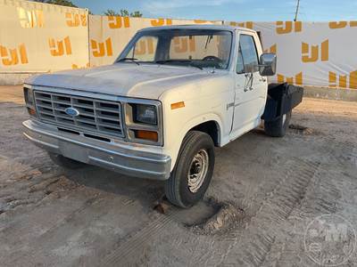 Ford F-250 Flatbed Truck