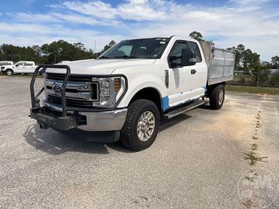 Ford F-250STX SD Flatbed Truck