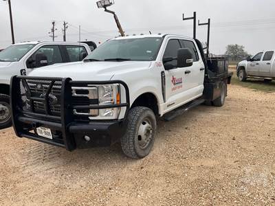 Ford F-350 Flatbed Truck