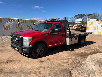 Ford F-350 Flatbed Truck
