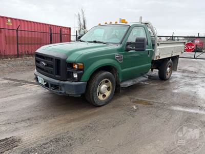 Ford F-350 Flatbed Truck