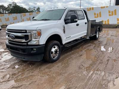 Ford F-350 Flatbed Truck