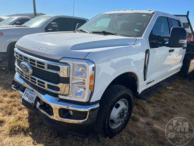 Ford F-350 XL Flatbed Truck