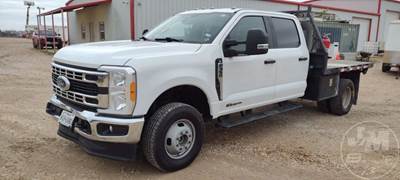 Ford F-350 XL Flatbed Truck