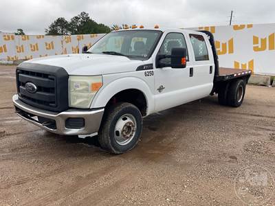 Ford F-350 XL Flatbed Truck
