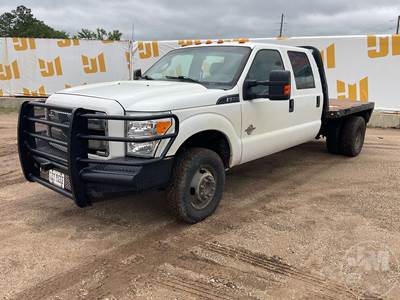 Ford F-350 XL Flatbed Truck