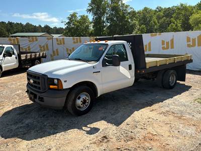 Ford F-350 XL Flatbed Truck