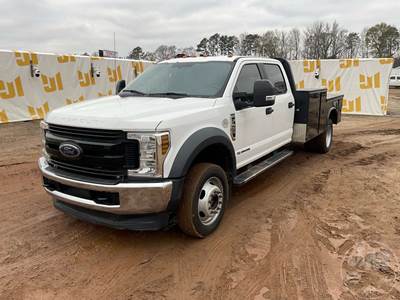 Ford F-450 Flatbed Truck
